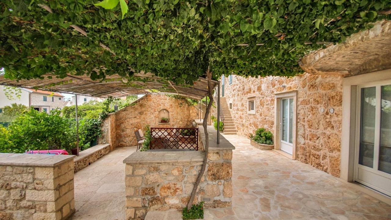Apartments Obala Bol Exterior photo