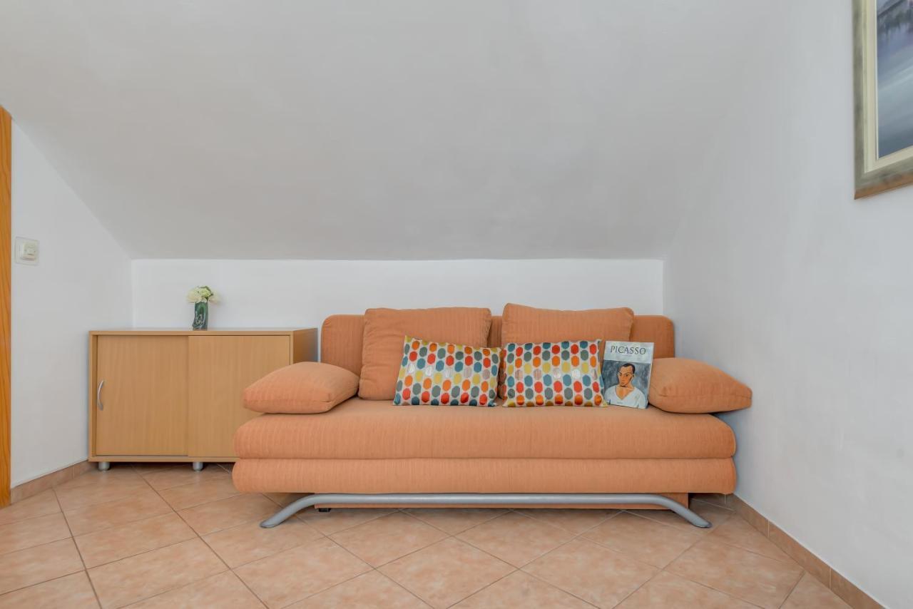 Apartments Obala Bol Exterior photo
