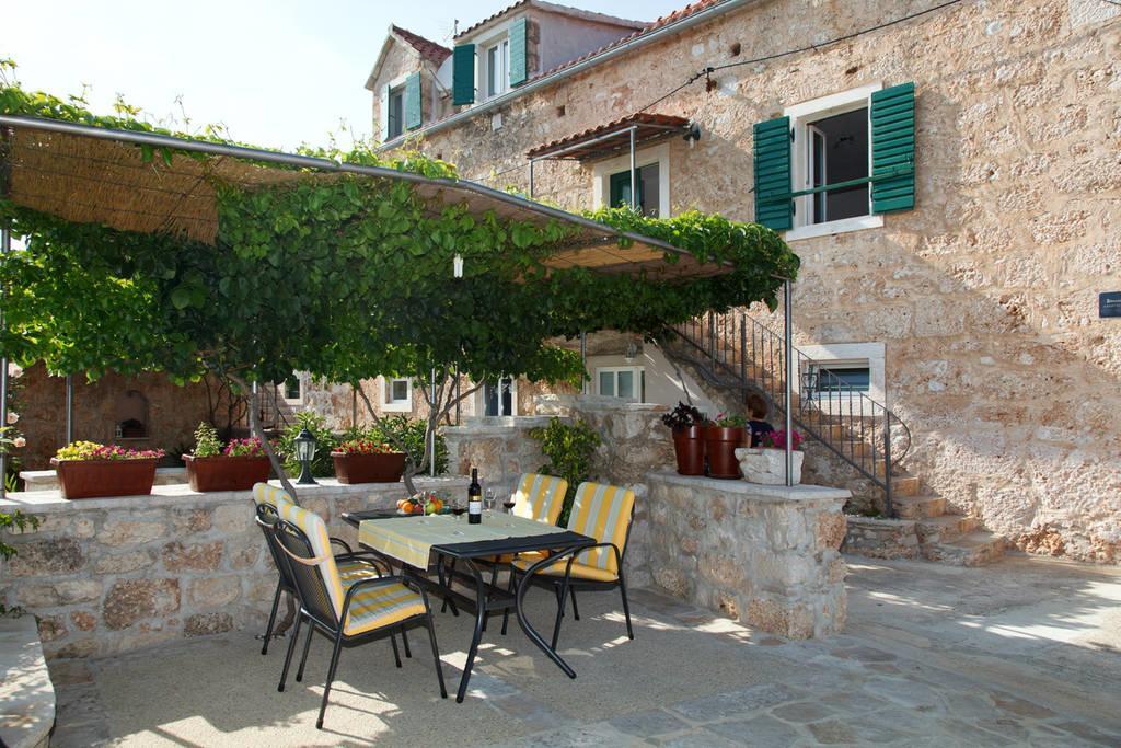 Apartments Obala Bol Exterior photo