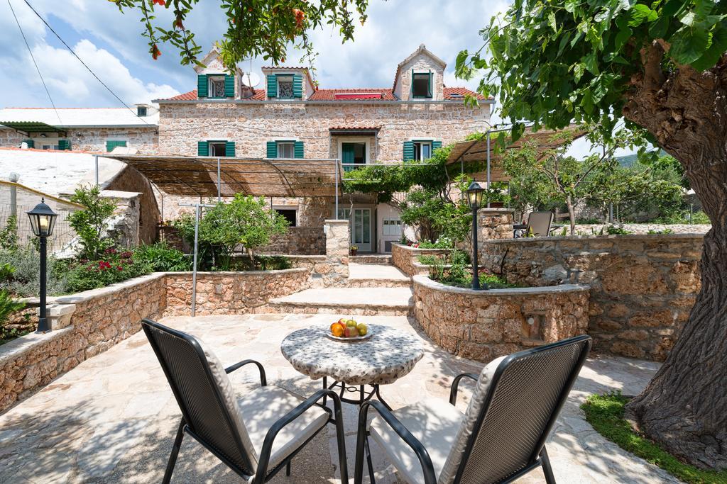 Apartments Obala Bol Exterior photo