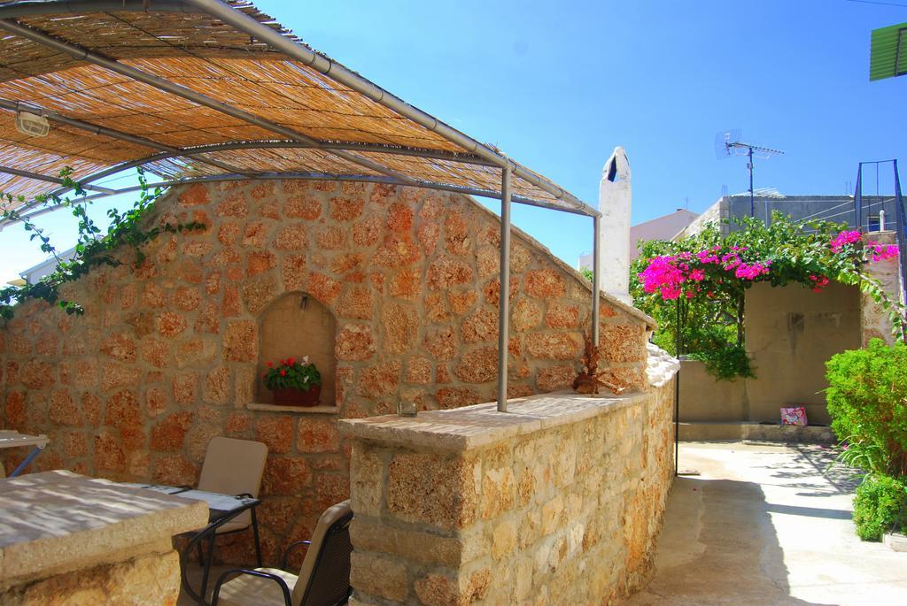 Apartments Obala Bol Exterior photo