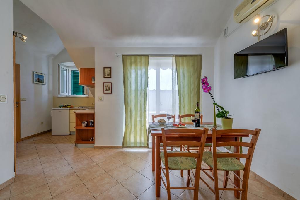 Apartments Obala Bol Exterior photo